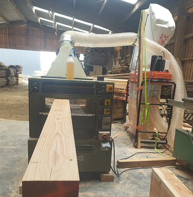 Planche de bois rabotée