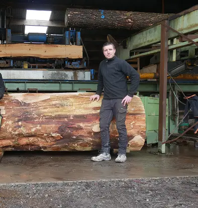  découpage bois en planches adaptées à vos besoins
